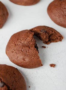 Шоколадное бисквитное